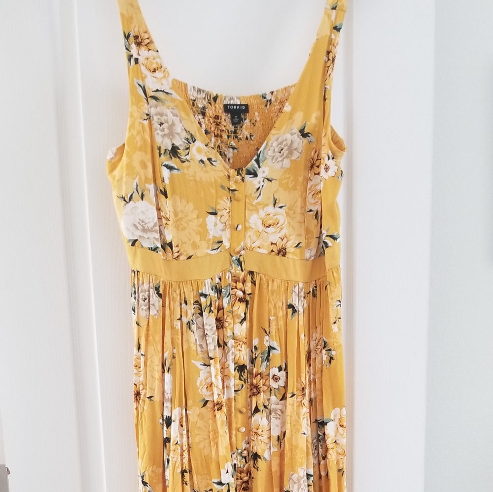 TORRID YELLOW SPRING MAXI DRESS SZ 2